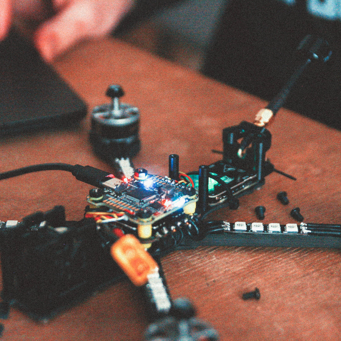 Pabaigus kursą, surinktus dronus dovanosime Ukrainos gynybos pajėgoms